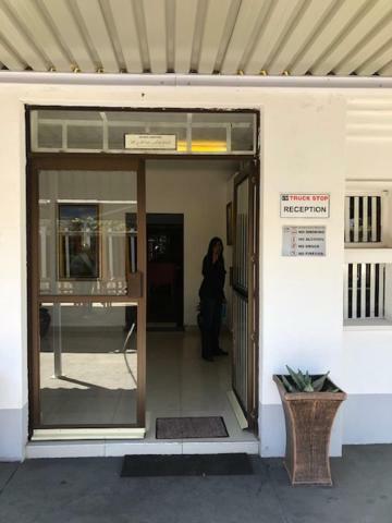 Vm Truck Stop - Shell Estcourt Exterior foto